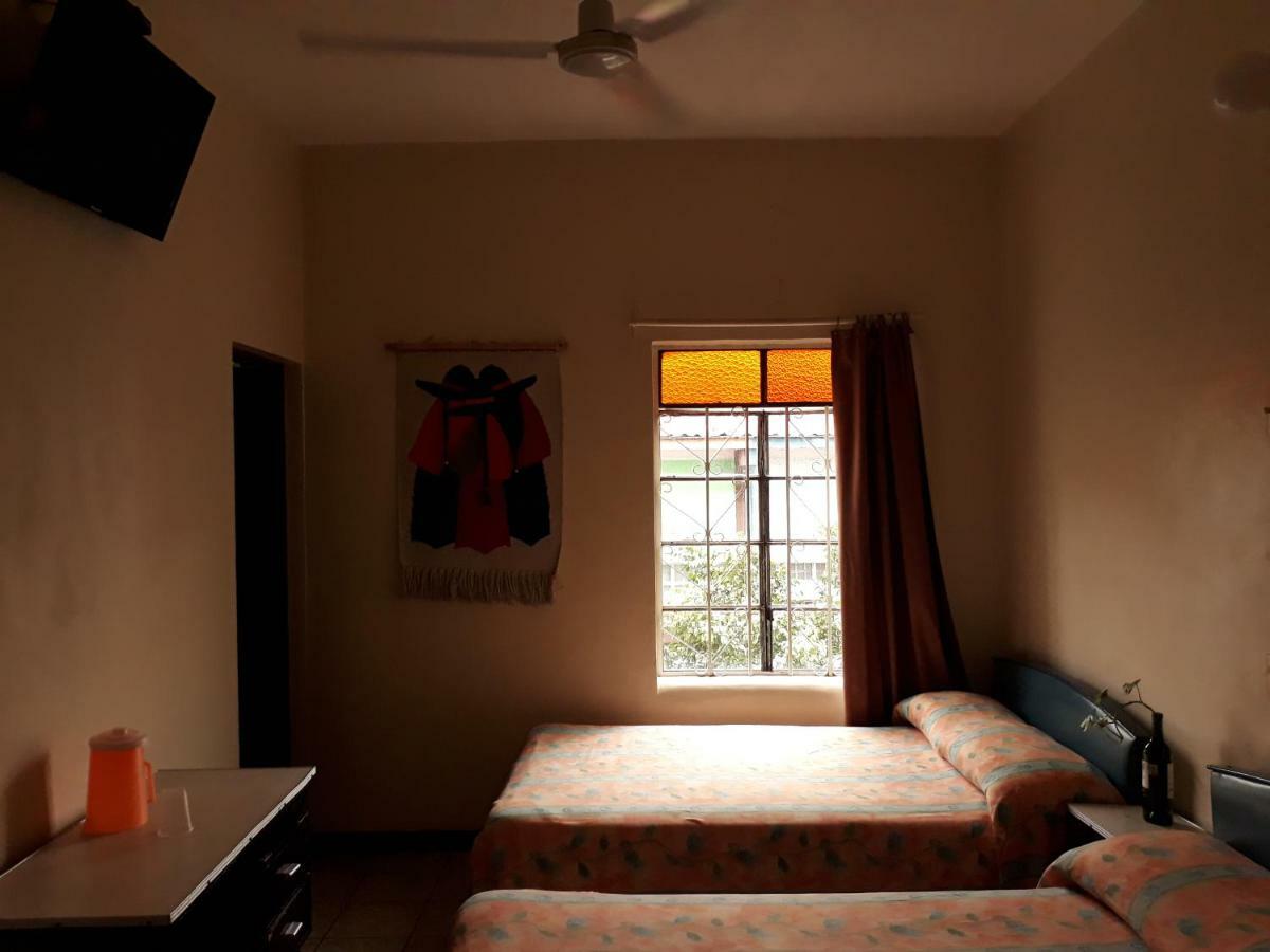 Hotel Janeiro Guadalajara Luaran gambar