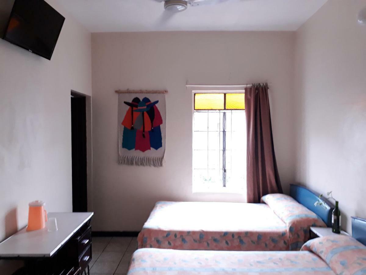 Hotel Janeiro Guadalajara Luaran gambar