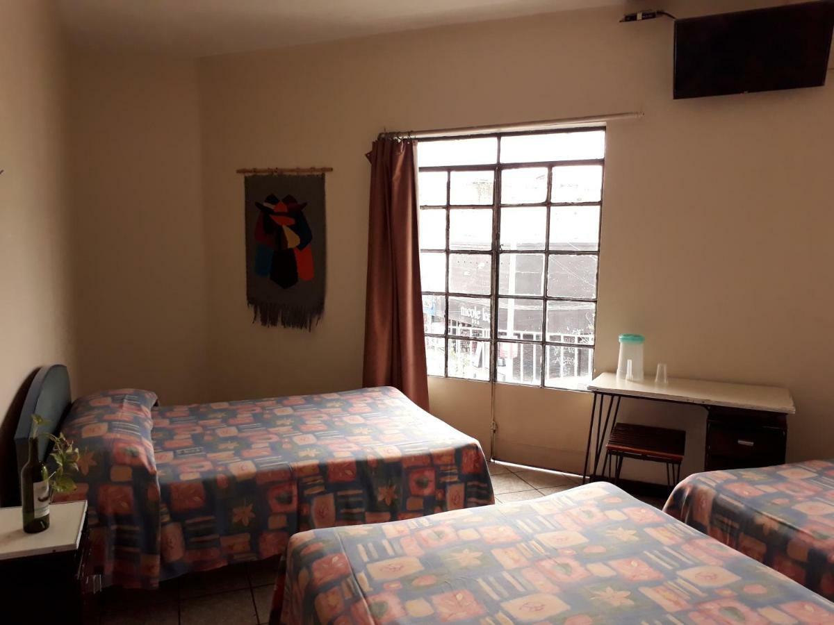 Hotel Janeiro Guadalajara Luaran gambar