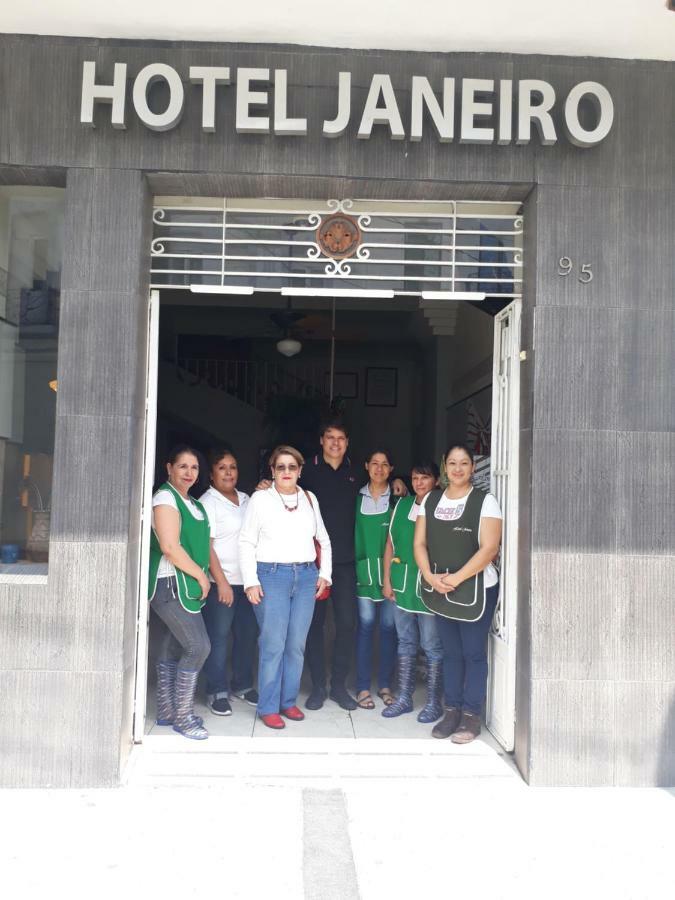 Hotel Janeiro Guadalajara Luaran gambar